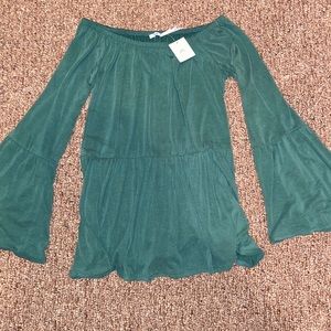 URBAN OUTFITTERS OFF THE SHOULDER TOP NEW W TAGS
